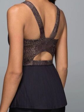 Lululemon City Tank Peplum Top in Golden Goddess Cashew Multi / Black Size 4